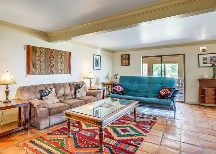 Sunroom + Sauna! Mtn-view Holiday home