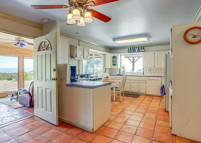 Holiday home Sunroom + Sauna! Mtn-view Prescott Valley